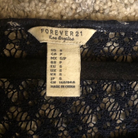 😍😍Beautiful Flowy Summer Cropped Top - Picture 7 of 8